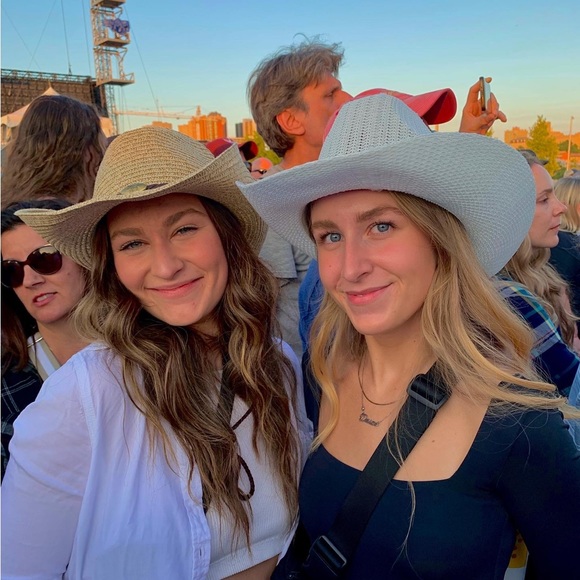 Meet your Posher, Daize - Picture 1 of 1